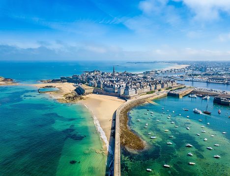 PARTIR À LA DÉCOUVERTE DE LA BRETAGNE !